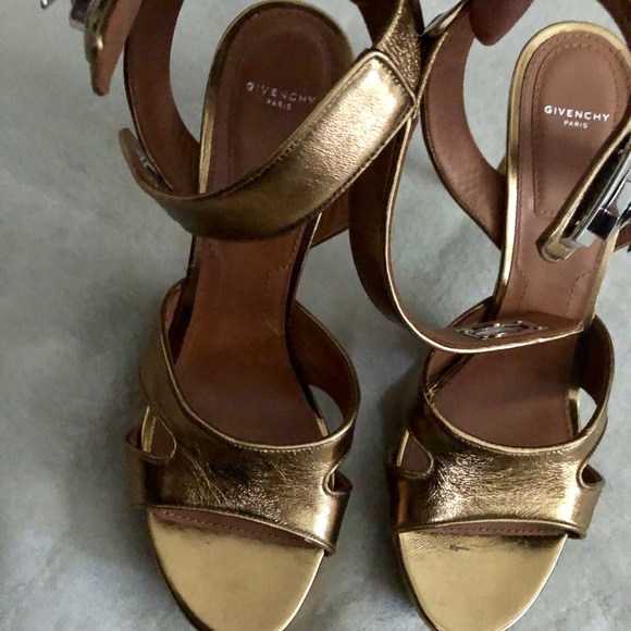 Heels - Picture 2 of 5